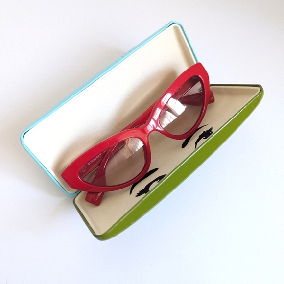 BURBERRY Cat Eye Lipstick Red Sunglasses 😍 Authentic $350 NWOT New - Picture 10 of 15